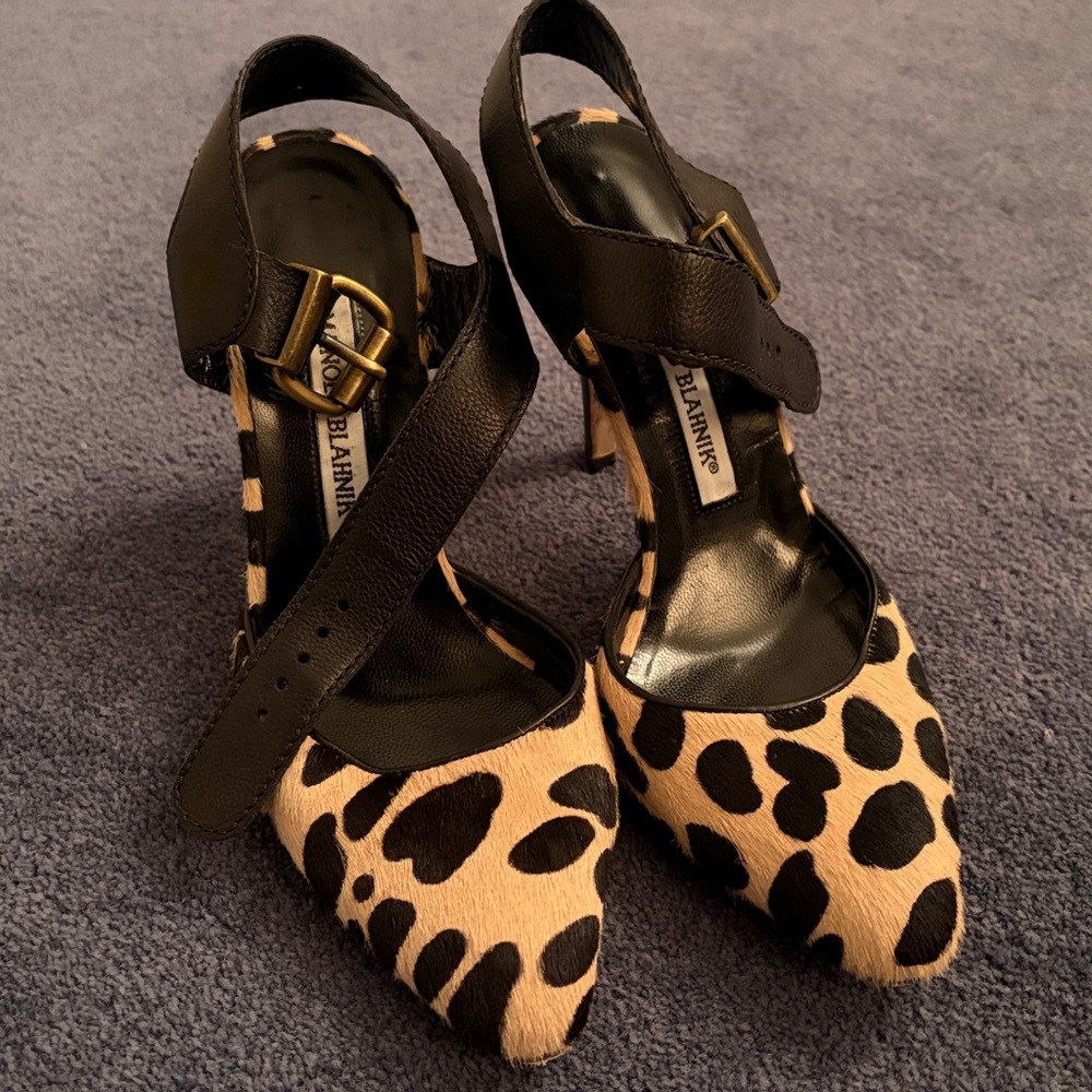Manolo Blahnik Leopard Print Heels Size 35.5
